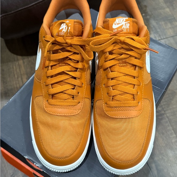 Men’s Nike Air Force One in excellent condition! Size 11 - Picture 2 of 6